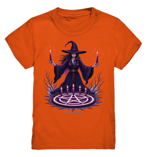 Hexen Illustration mit lila Kerzen und Pentagramm - Kids Premium Shirt Bright Lights Arts