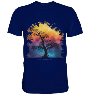 Licht & Schatten – Magische Baumlandschaft mit Sternbild - Premium Shirt - Bright Lights Arts