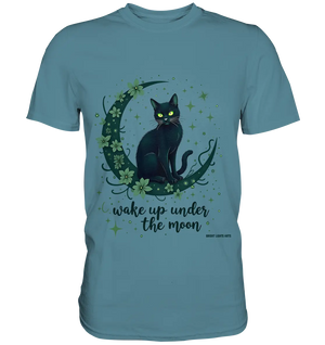Mystische schwarze Katze auf Mondsichel I wake up under the moon - Premium Shirt Bright Lights Arts