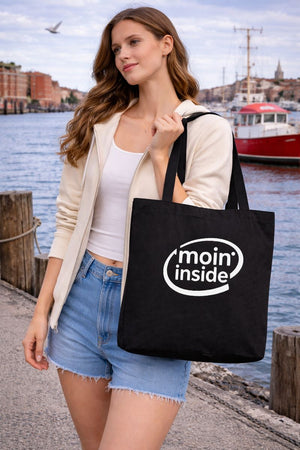 Jutebeutel mit MOIN INSIDE von Bright Light Arts im natürlichen Lifestyle-Look