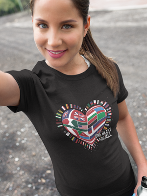 Premium Organic Shirt Women mit ONE HEART FOR ALL von Bright Light Arts im natürlichen Lifestyle-Look