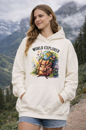 Oversized Hoodie mit WORLD EXPLORER von Bright Light Arts im Reise-Outdoor-Look