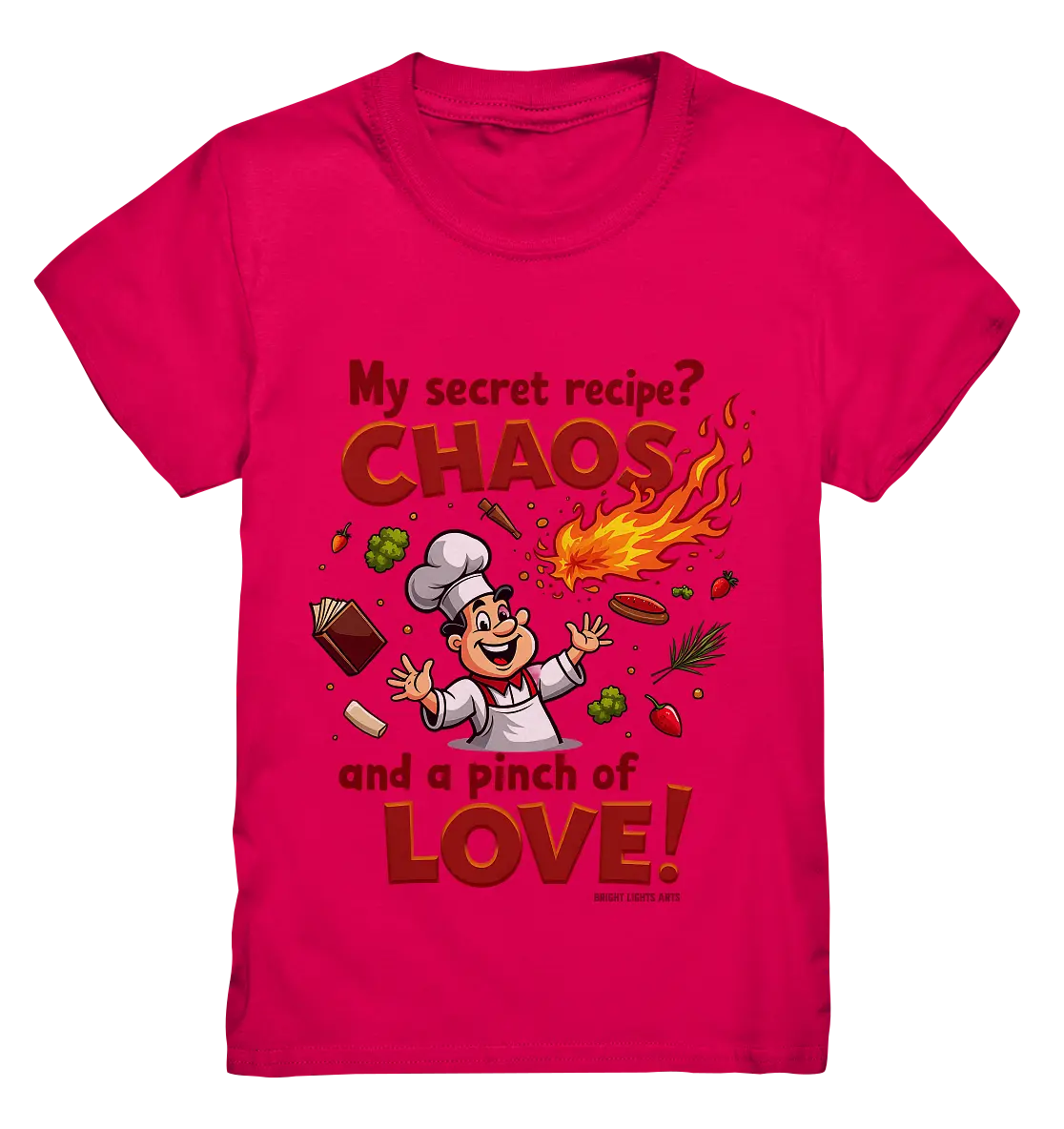 Ein cartoonhafter Koch mit weißem Kochhut und weiß-rotem Kochkittel, der fröhlich und mit ausgestreckten Armen lacht. Er steht inmitten eines Wirbels von Zutaten, darunter Flammen, Gemüse, Tomaten, und ein Kochbuch, die in der Luft herumfliegen. Der Koch Bright Lights Arts