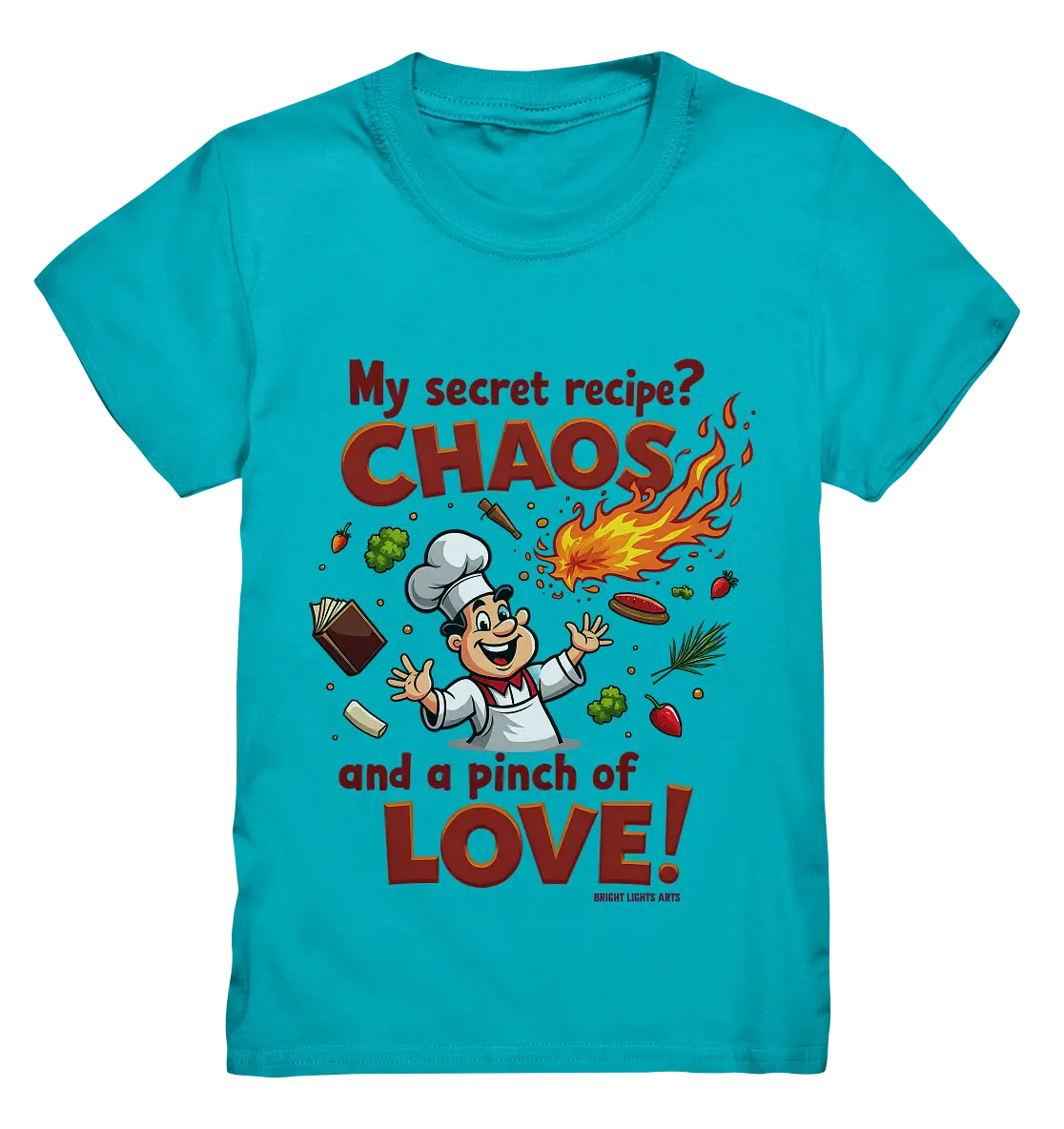 Ein cartoonhafter Koch mit weißem Kochhut und weiß-rotem Kochkittel, der fröhlich und mit ausgestreckten Armen lacht. Er steht inmitten eines Wirbels von Zutaten, darunter Flammen, Gemüse, Tomaten, und ein Kochbuch, die in der Luft herumfliegen. Der Koch Bright Lights Arts