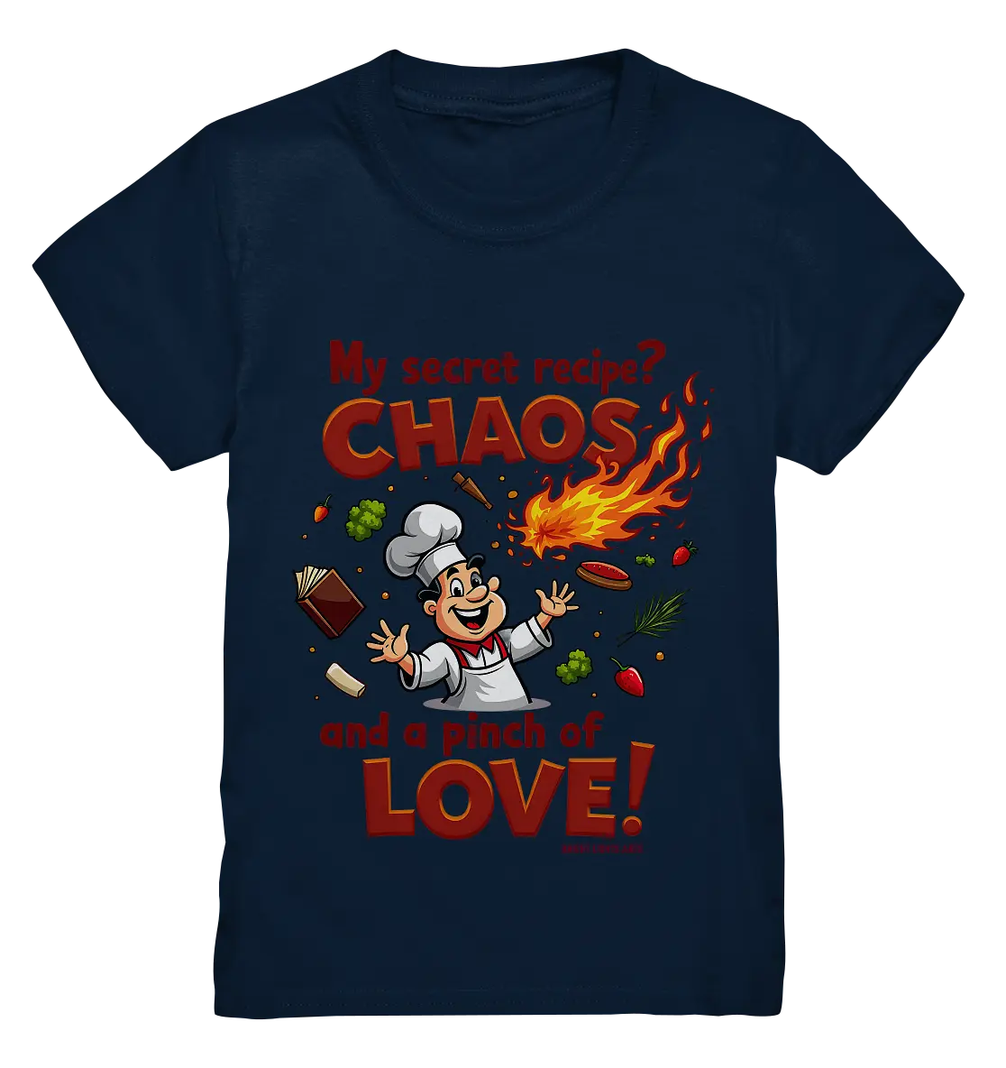 Ein cartoonhafter Koch mit weißem Kochhut und weiß-rotem Kochkittel, der fröhlich und mit ausgestreckten Armen lacht. Er steht inmitten eines Wirbels von Zutaten, darunter Flammen, Gemüse, Tomaten, und ein Kochbuch, die in der Luft herumfliegen. Der Koch Bright Lights Arts