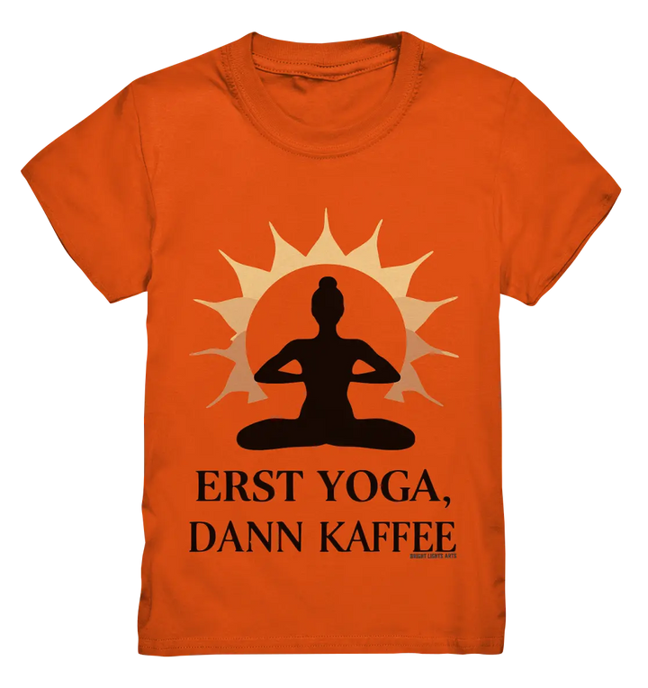 Erst Yoga, dann Kaffee - Kids Premium Shirt Bright Lights Arts