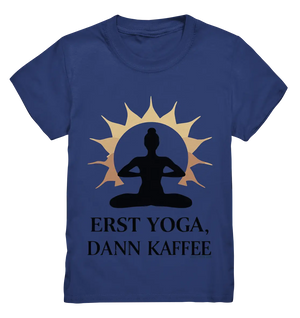 Erst Yoga, dann Kaffee - Kids Premium Shirt Bright Lights Arts