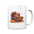 Gemütlicher Cartoon Truthahn in einem Sessel Herbstliches und humorvolles Erntedank Kunstwerk - Tasse glossy Bright Lights Arts