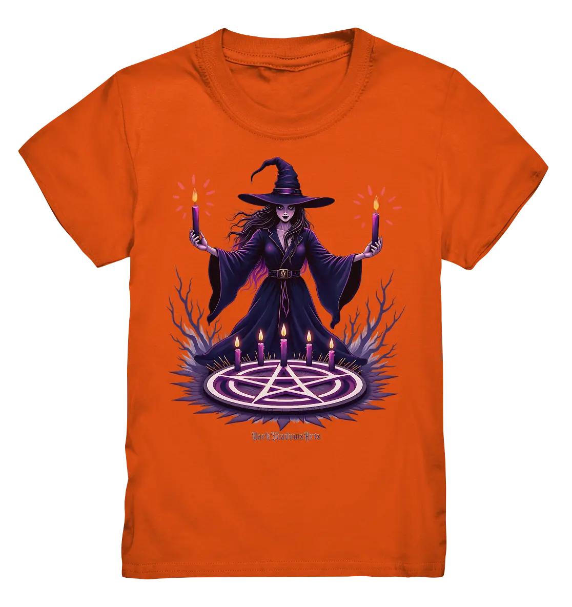 Hexen Illustration mit lila Kerzen und Pentagramm - Kids Premium Shirt Bright Lights Arts
