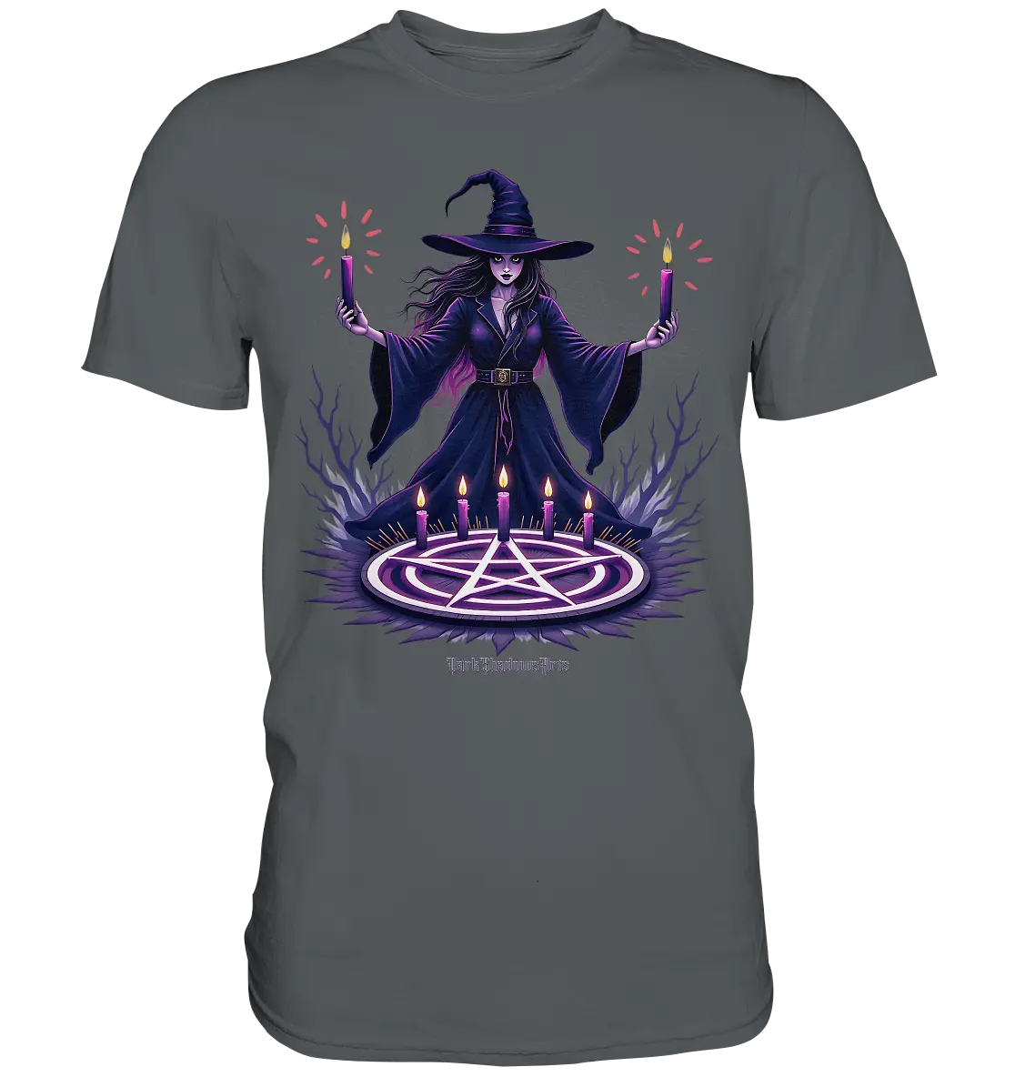 Hexen Illustration mit lila Kerzen und Pentagramm - Premium Shirt Bright Lights Arts