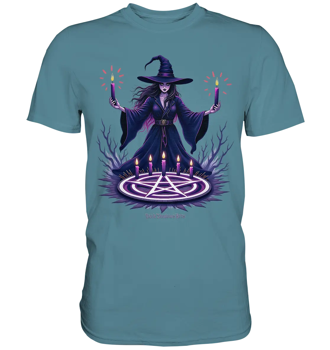 Hexen Illustration mit lila Kerzen und Pentagramm - Premium Shirt Bright Lights Arts