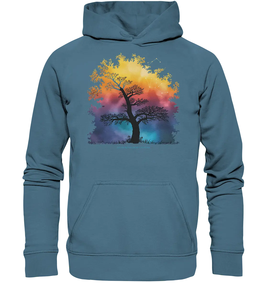 Licht & Schatten – Magische Baumlandschaft mit Sternbild - Basic Unisex Hoodie - Bright Lights Arts