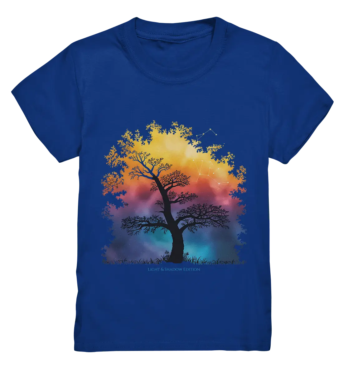 Licht & Schatten – Magische Baumlandschaft mit Sternbild - Kids Premium Shirt - Bright Lights Arts