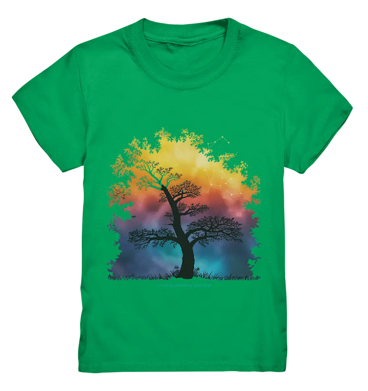 Licht & Schatten – Magische Baumlandschaft mit Sternbild - Kids Premium Shirt - Bright Lights Arts