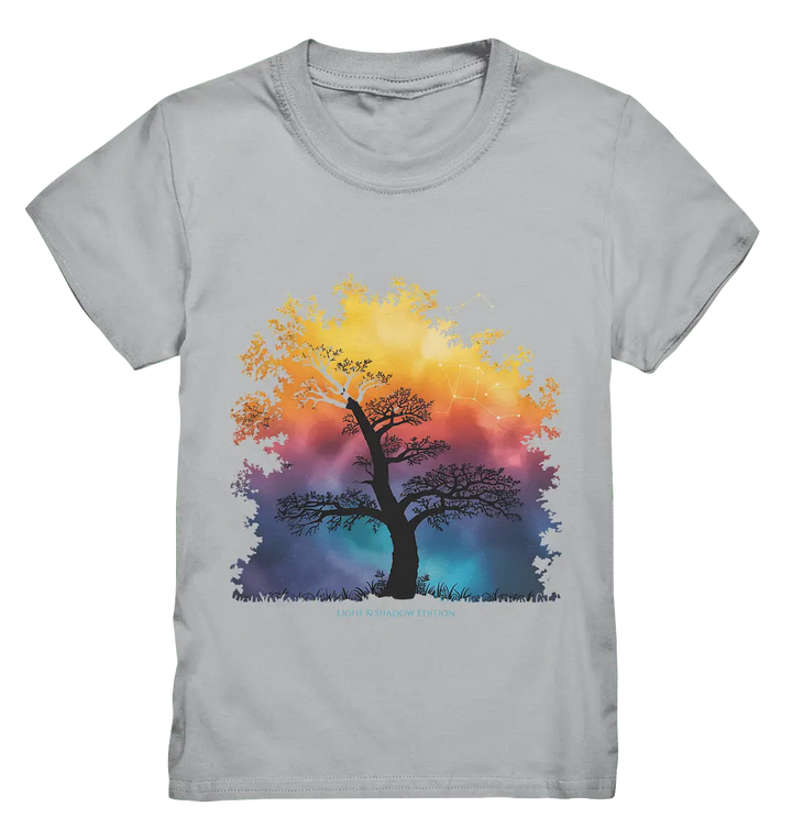 Licht & Schatten – Magische Baumlandschaft mit Sternbild - Kids Premium Shirt - Bright Lights Arts