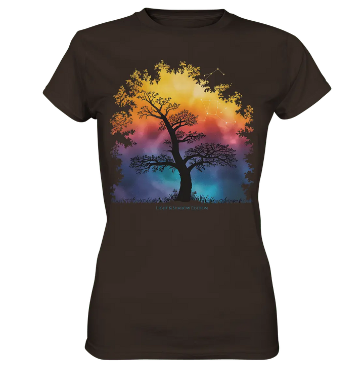 Licht & Schatten – Magische Baumlandschaft mit Sternbild - Ladies Premium Shirt - Bright Lights Arts