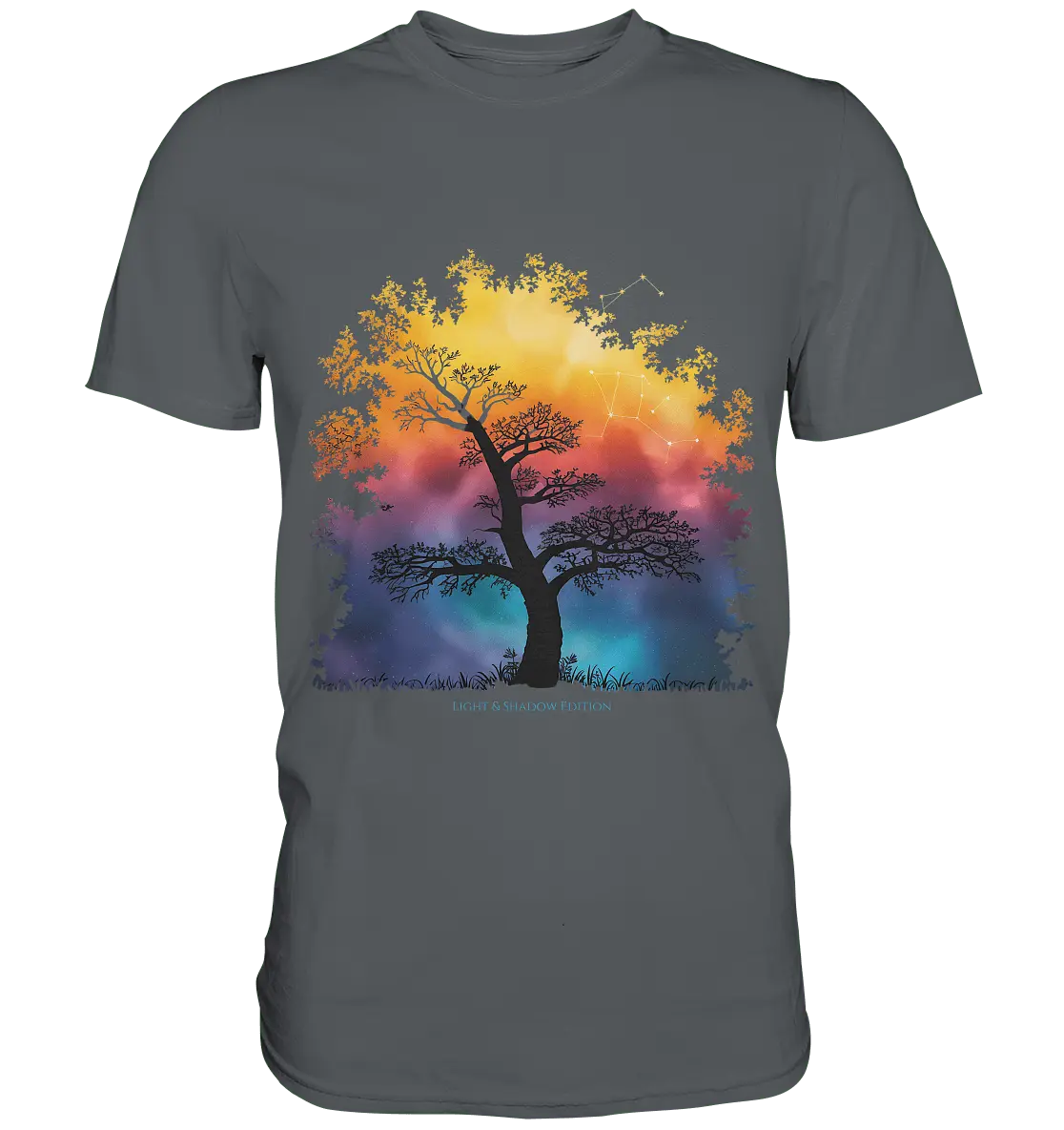 Licht & Schatten – Magische Baumlandschaft mit Sternbild - Premium Shirt - Bright Lights Arts
