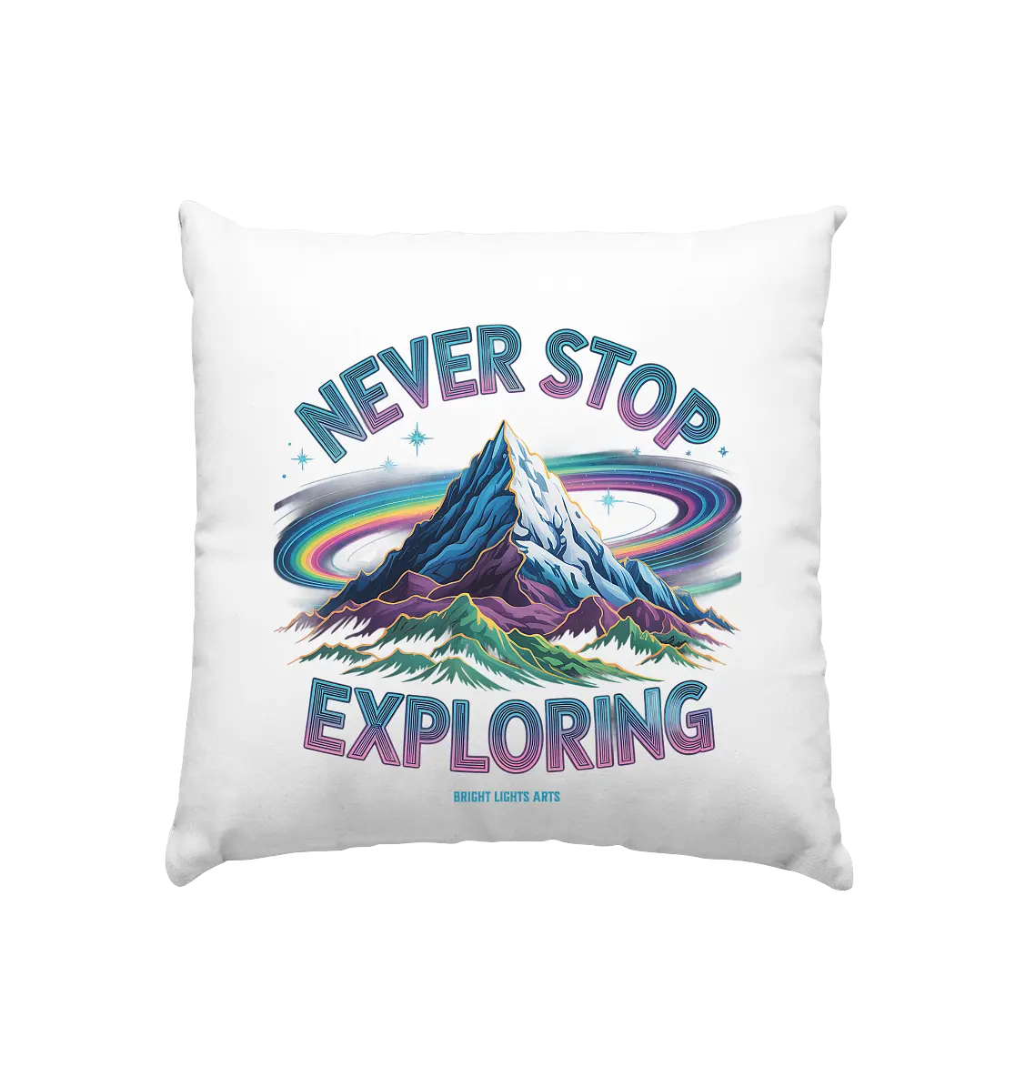 Never Stop Exploring Cosmic Mountain Adventure - Kissen 40x40cm Bright Lights Arts