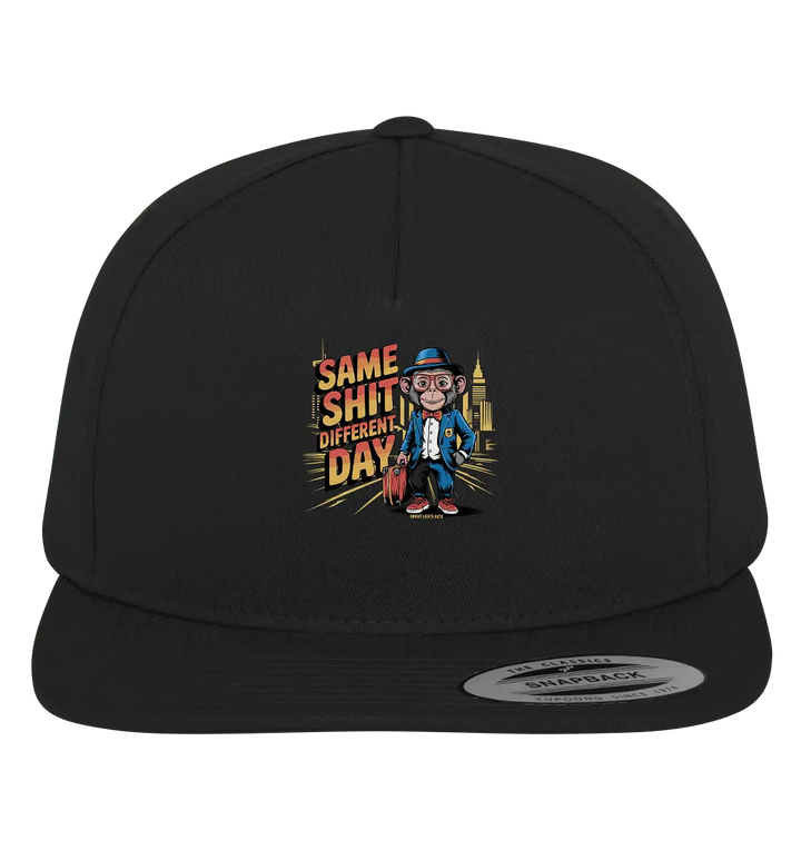 SAME SHIT DIFFERENT DAY – Humorvolles Design mit Affen im Anzug - Premium Snapback - Bright Lights Arts