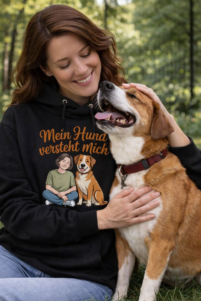 Oversized Hoodie mit Mein Hund versteht mich von Bright Light Arts im gemütlichen Lifestyle-Look