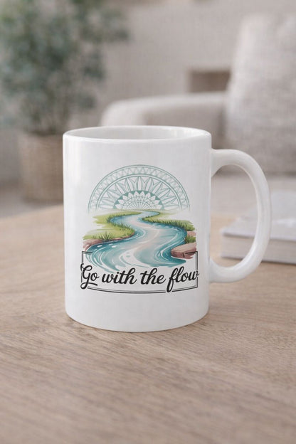 Keramiktasse mit River Mandala Flow von Bright Light Arts im natürlichen Lifestyle-Look