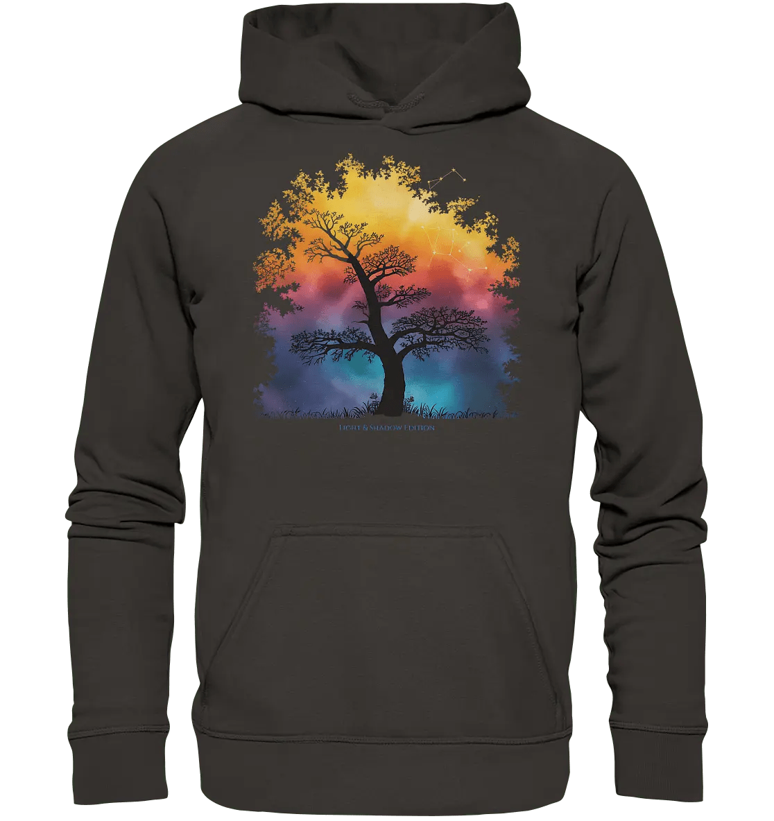 Licht & Schatten – Magische Baumlandschaft mit Sternbild - Basic Unisex Hoodie - Bright Lights Arts