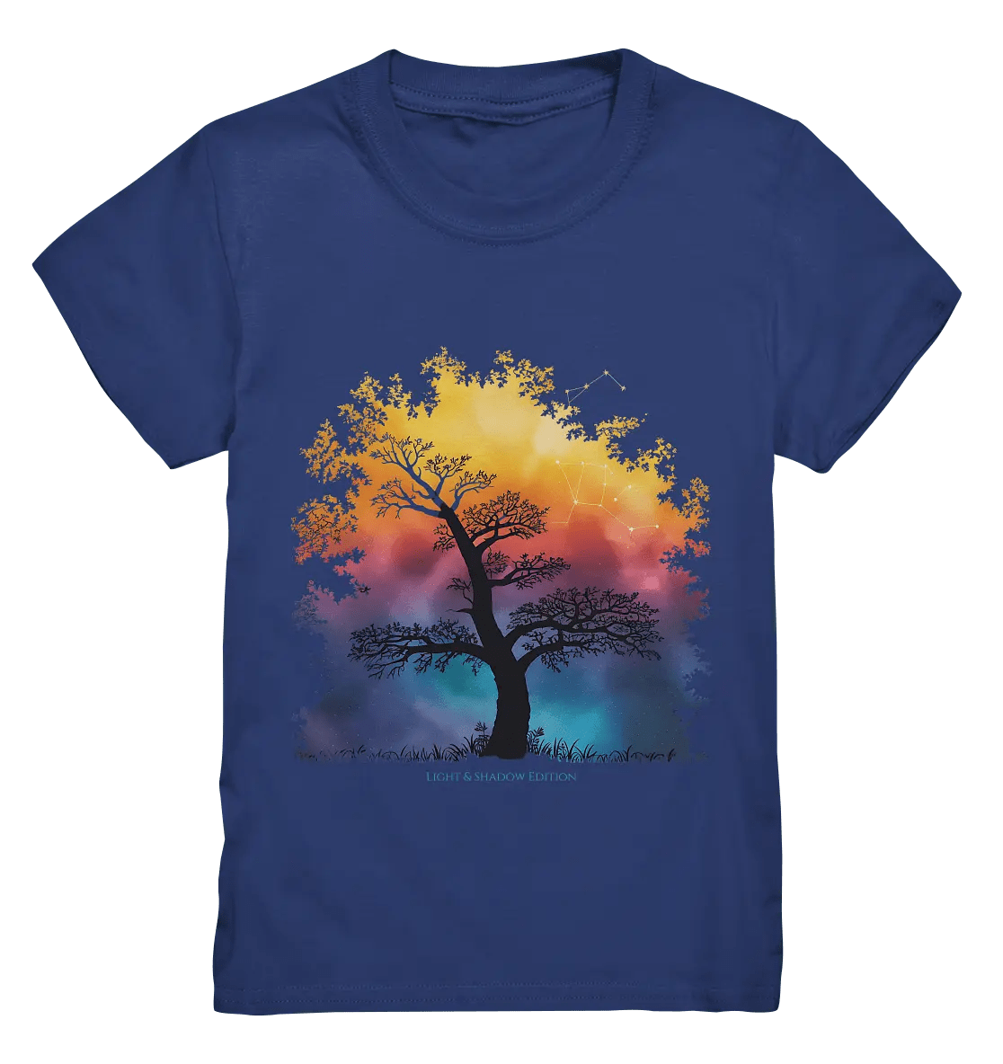 Licht & Schatten – Magische Baumlandschaft mit Sternbild - Kids Premium Shirt - Bright Lights Arts