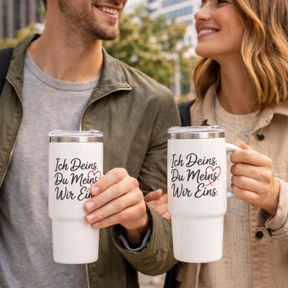 Weißer Thermobecher mit dem Liebes-Statement „Ich Deins. Du Meins. Wir Eins.“ – minimalistischer To-go-Becher für Paare, ideal für Alltag, Reisen und gemeinsame Wege