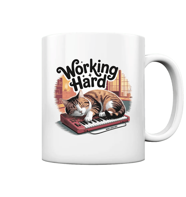Working Hard – Schlafender Kater auf Tastatur - Tasse glossy - Bright Lights Arts